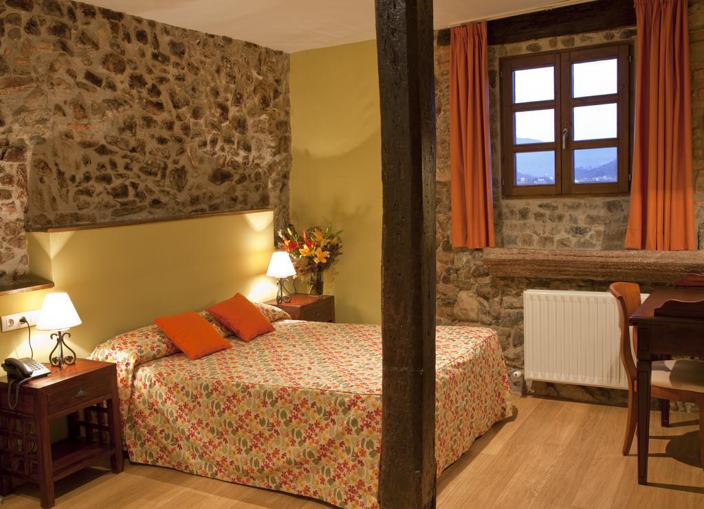 Hotel Casona Cuervo San Tirso de Candamo Eksteriør bilde
