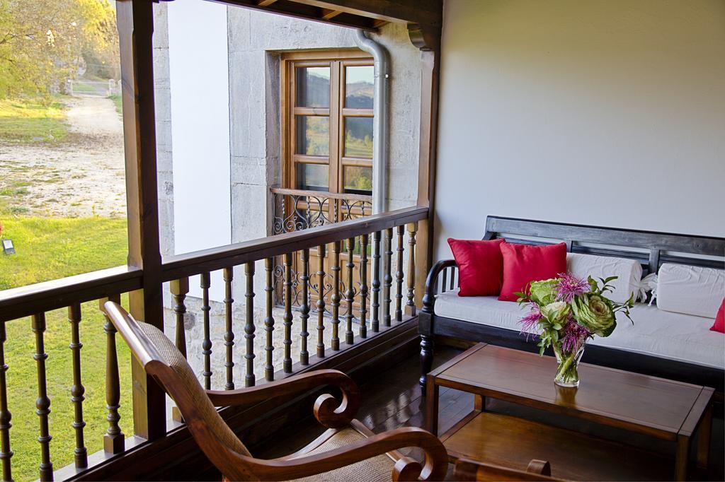 Hotel Casona Cuervo San Tirso de Candamo Eksteriør bilde